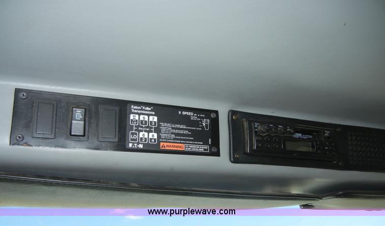 image for item 8517 1996 Freightliner FL112 service truck