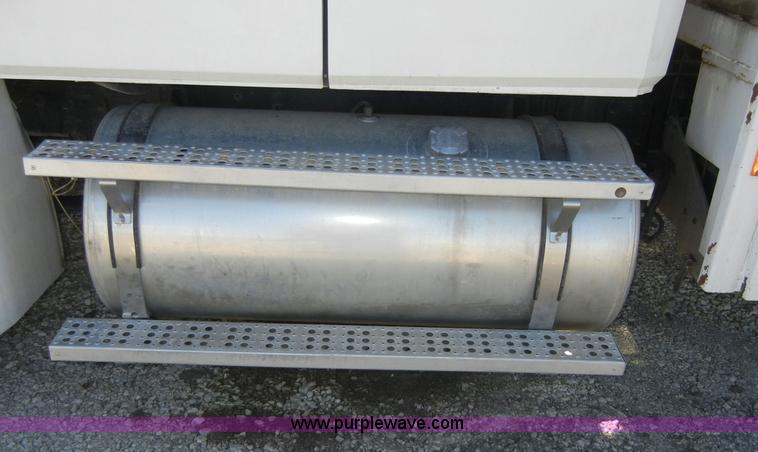 image for item 8517 1996 Freightliner FL112 service truck