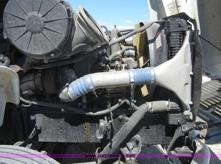 image for item 8517 1996 Freightliner FL112 service truck