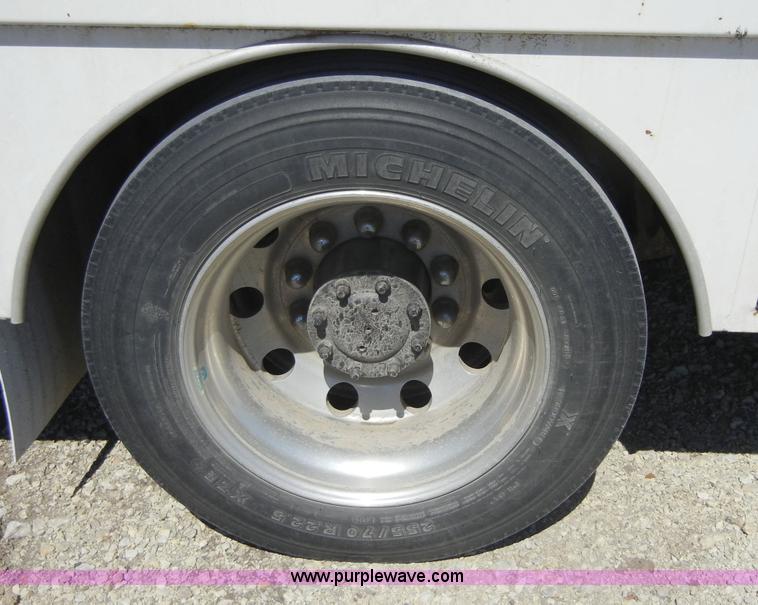 image for item 8517 1996 Freightliner FL112 service truck