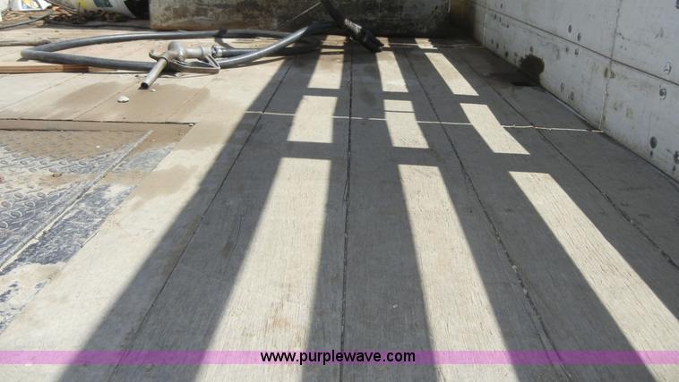 image for item 8517 1996 Freightliner FL112 service truck