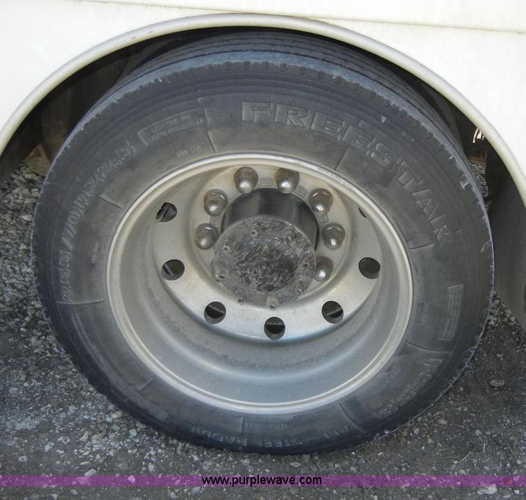 image for item 8517 1996 Freightliner FL112 service truck