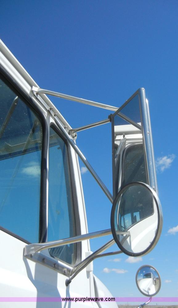 image for item 8517 1996 Freightliner FL112 service truck