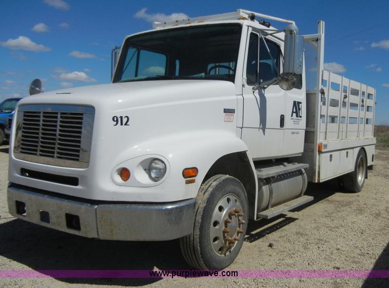 image for item 8518 1996 Freightliner FL112 service truck