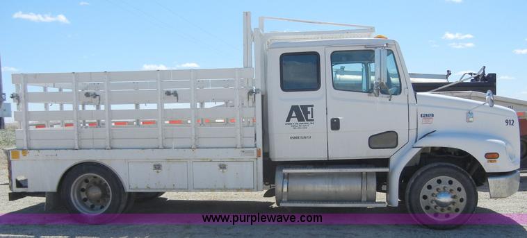 image for item 8518 1996 Freightliner FL112 service truck