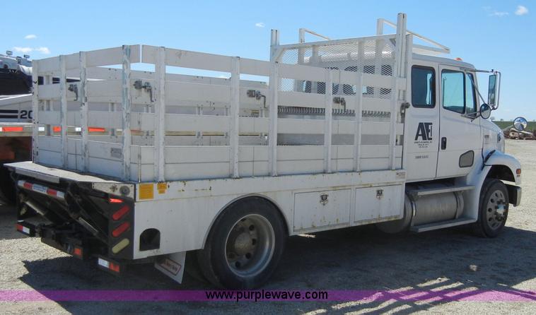 image for item 8518 1996 Freightliner FL112 service truck