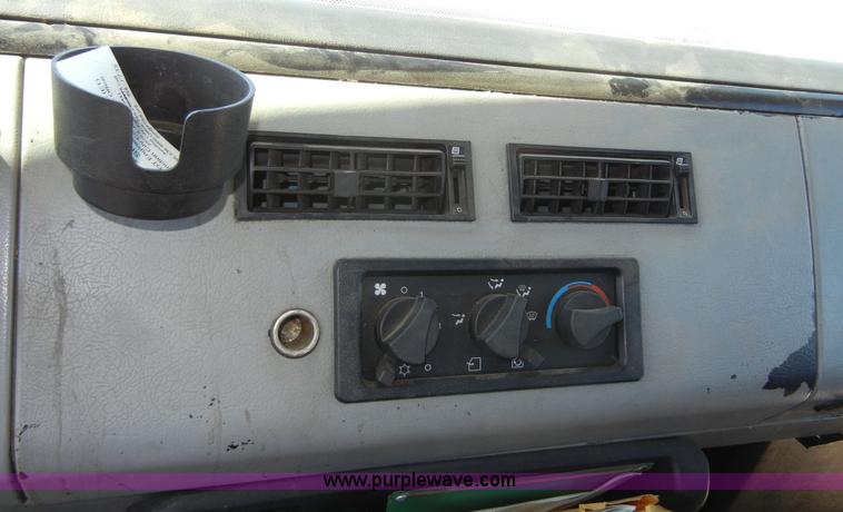 image for item 8518 1996 Freightliner FL112 service truck