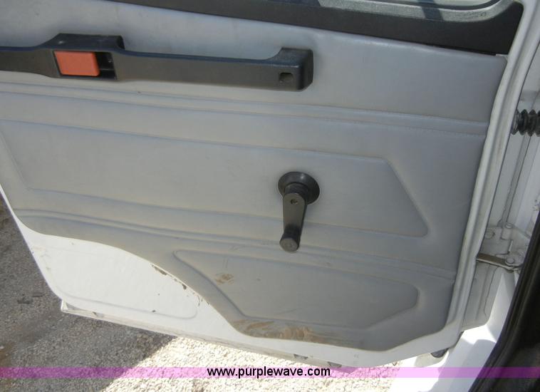 image for item 8518 1996 Freightliner FL112 service truck