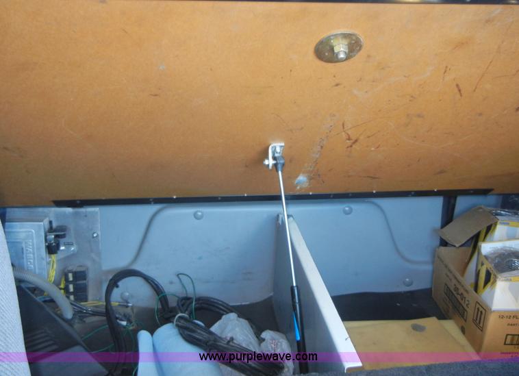 image for item 8518 1996 Freightliner FL112 service truck