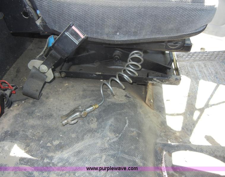 image for item 8518 1996 Freightliner FL112 service truck