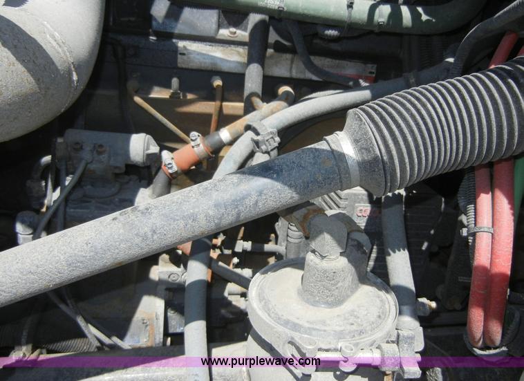 image for item 8518 1996 Freightliner FL112 service truck