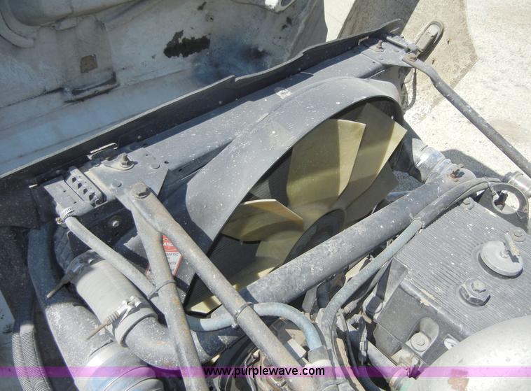 image for item 8518 1996 Freightliner FL112 service truck