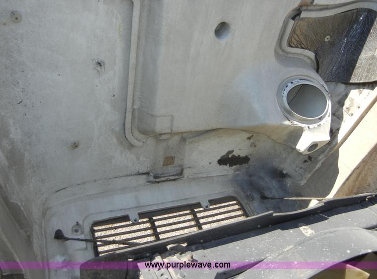 image for item 8518 1996 Freightliner FL112 service truck