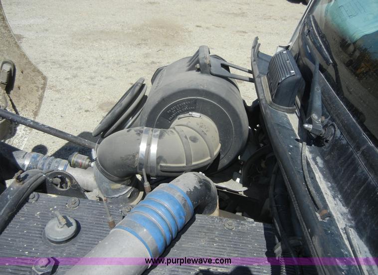 image for item 8518 1996 Freightliner FL112 service truck