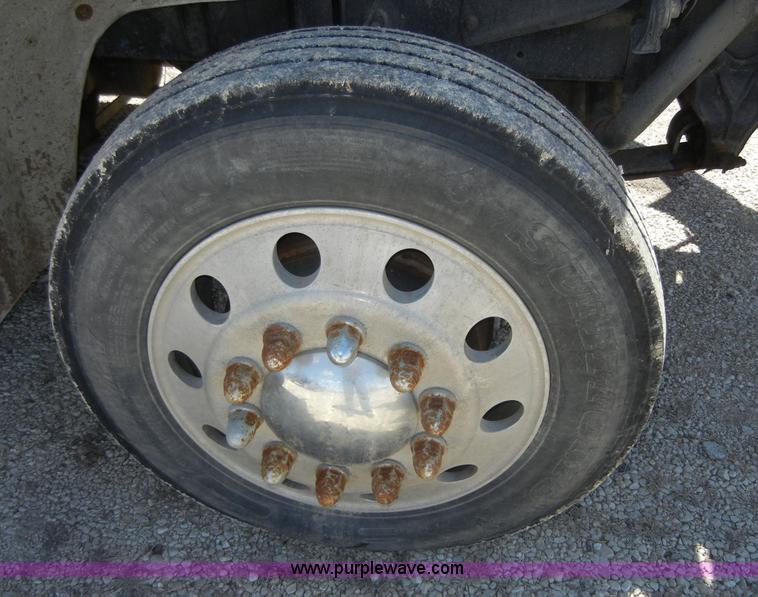 image for item 8518 1996 Freightliner FL112 service truck