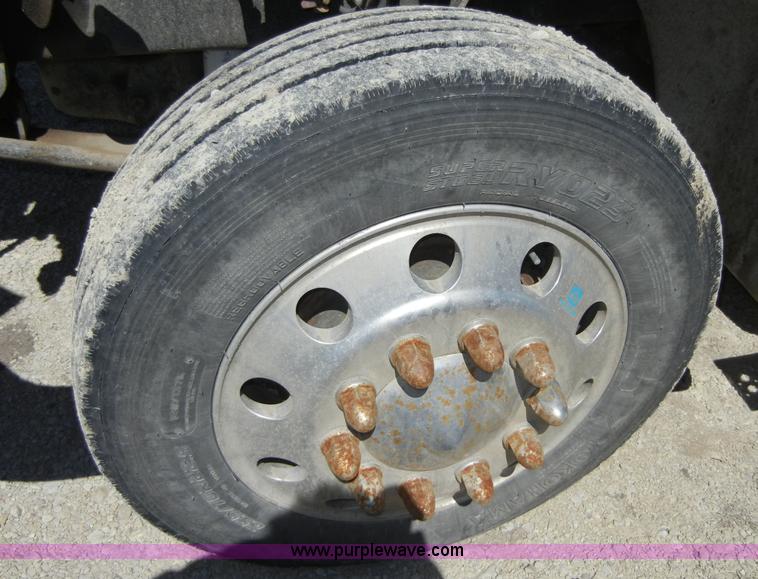 image for item 8518 1996 Freightliner FL112 service truck