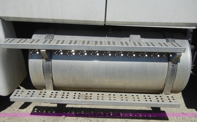 image for item 8518 1996 Freightliner FL112 service truck