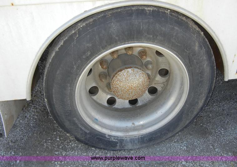 image for item 8518 1996 Freightliner FL112 service truck