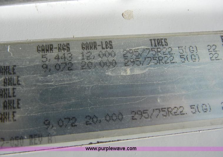 image for item 8518 1996 Freightliner FL112 service truck