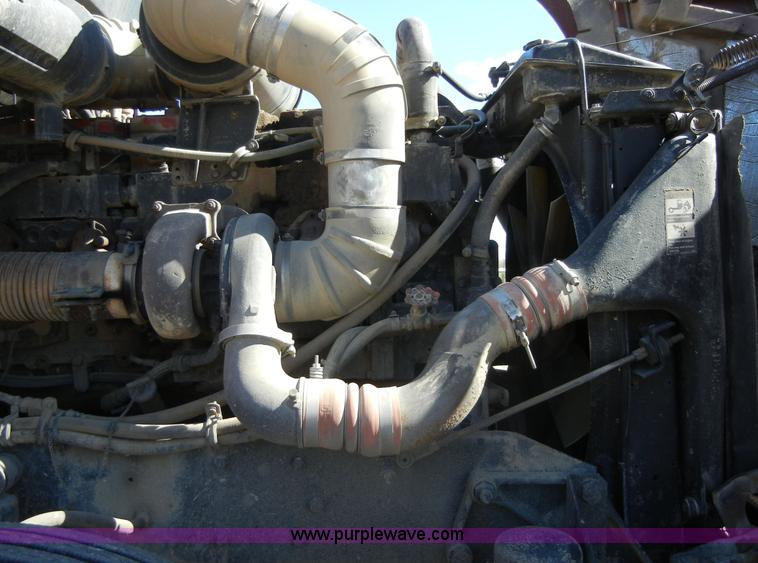 image for item 8537 1995 Kenworth T600  semi truck