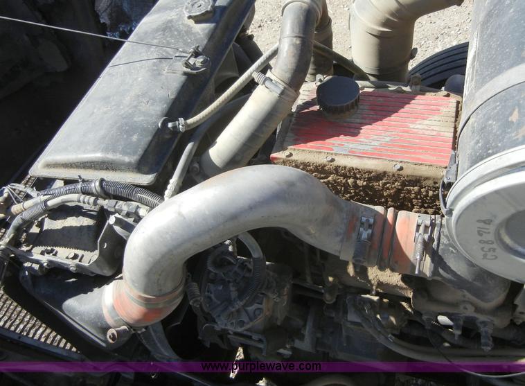 image for item 8537 1995 Kenworth T600  semi truck