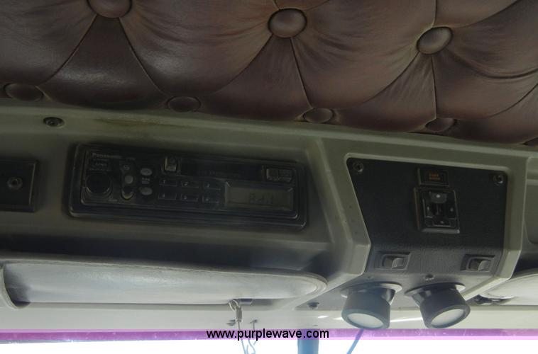 image for item 8537 1995 Kenworth T600  semi truck