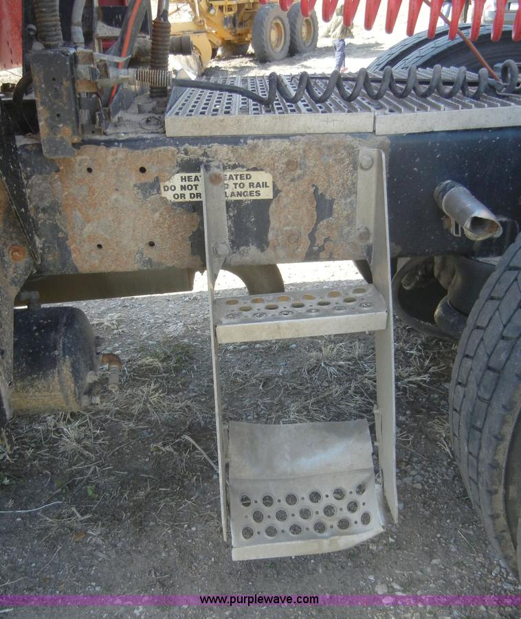 image for item 8537 1995 Kenworth T600  semi truck