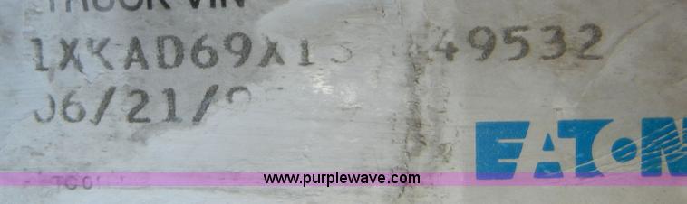 image for item 8537 1995 Kenworth T600  semi truck