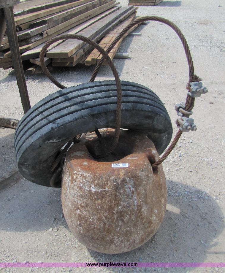 image for item 8643 Wrecking ball 1,000 lbs