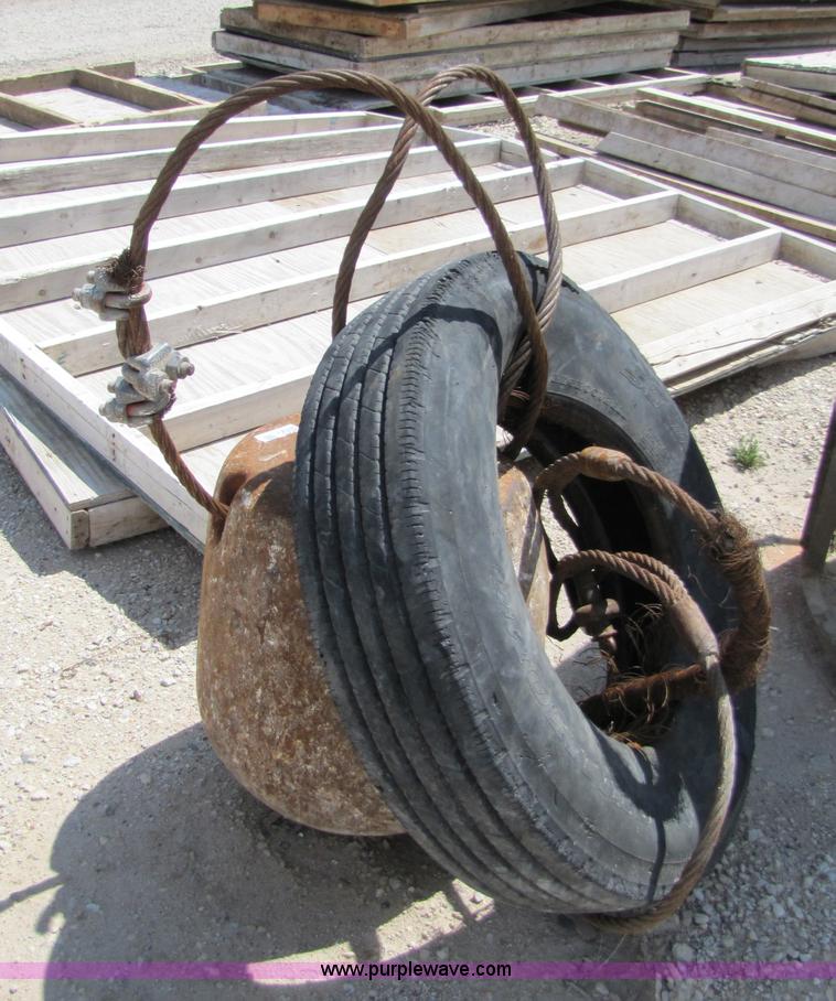 image for item 8643 Wrecking ball 1,000 lbs