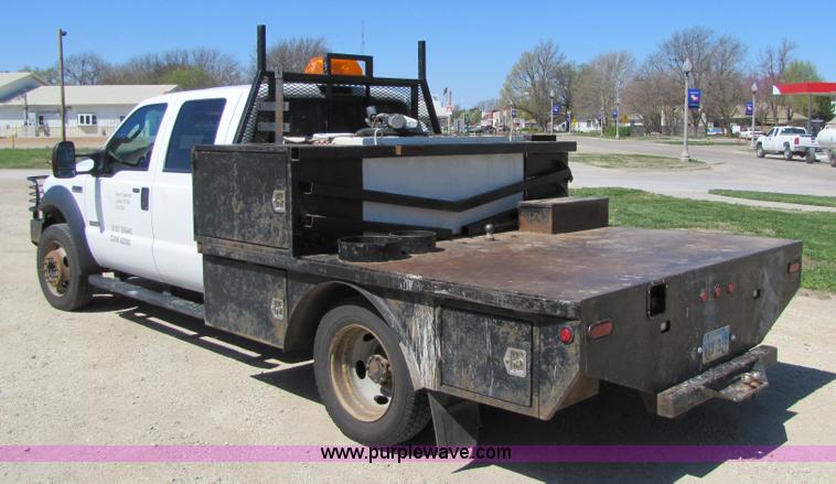 image for item 8644 2006 Ford F450 XLT Super Duty service truck