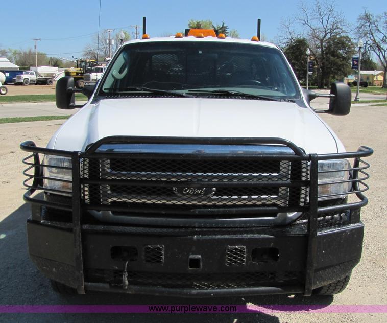 image for item 8644 2006 Ford F450 XLT Super Duty service truck