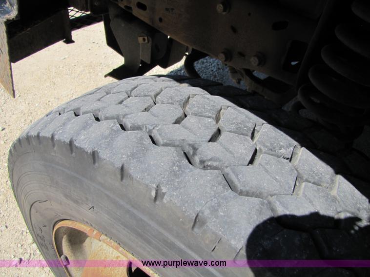 image for item 8644 2006 Ford F450 XLT Super Duty service truck