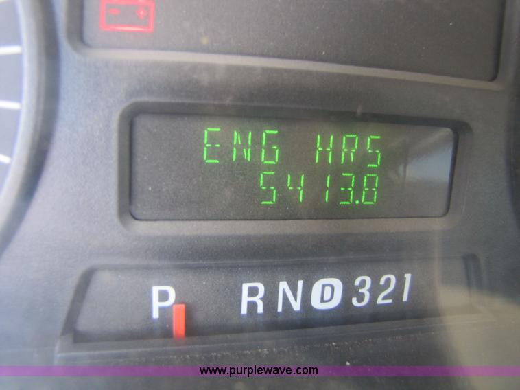 image for item 8644 2006 Ford F450 XLT Super Duty service truck