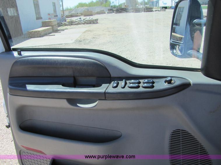 image for item 8644 2006 Ford F450 XLT Super Duty service truck