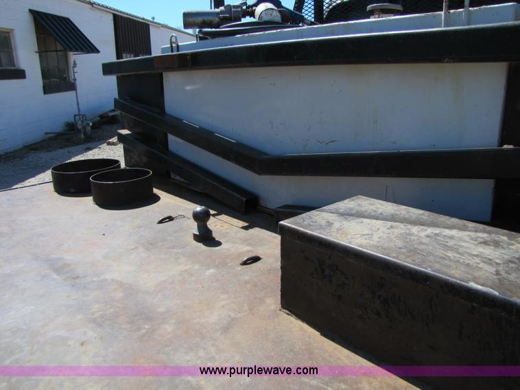 image for item 8644 2006 Ford F450 XLT Super Duty service truck