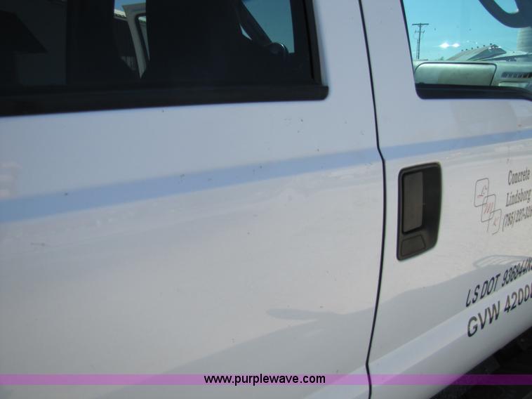 image for item 8644 2006 Ford F450 XLT Super Duty service truck