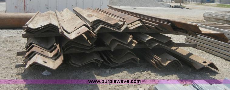 image for item 8767 (60) lengths of sheet piling