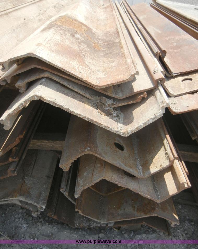 image for item 8767 (60) lengths of sheet piling