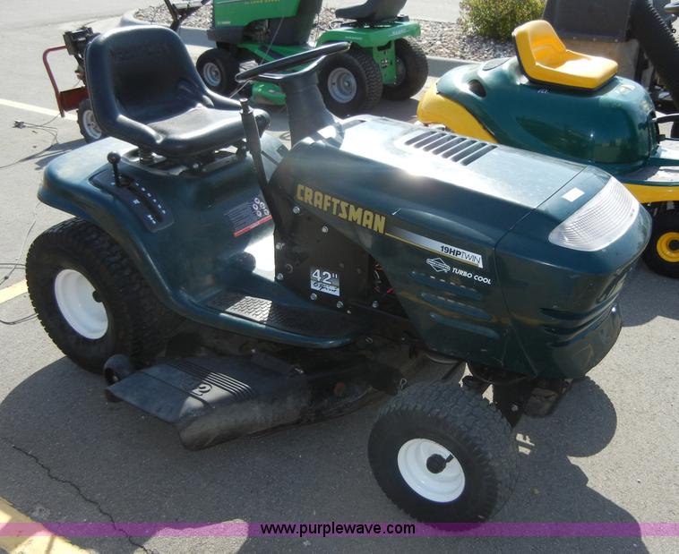 image for item 2120 Craftsman lawn tractor