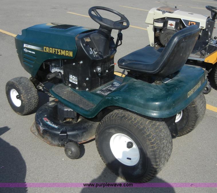 image for item 2120 Craftsman lawn tractor