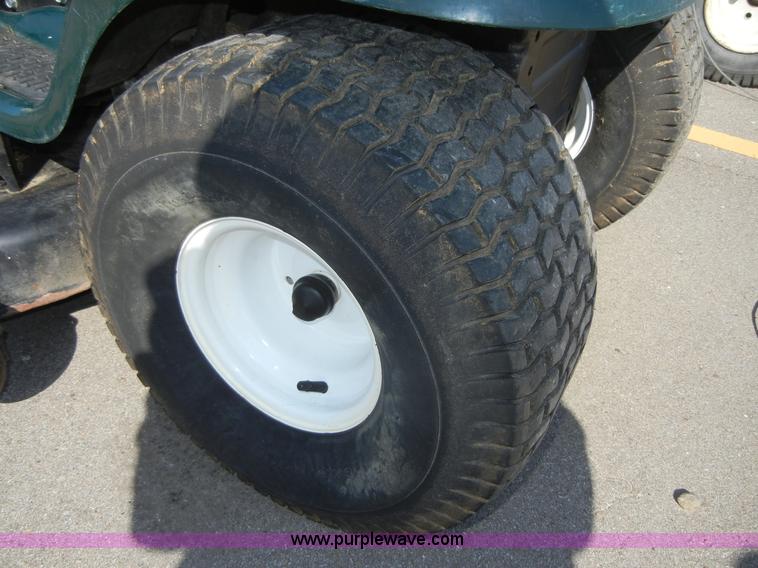 image for item 2120 Craftsman lawn tractor