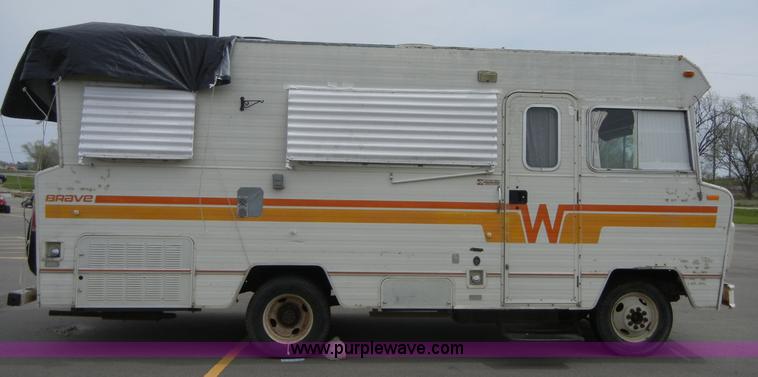 image for item 2365 1976 Winnebago Brave RV camper