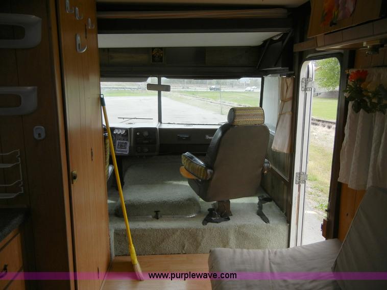 image for item 2365 1976 Winnebago Brave RV camper