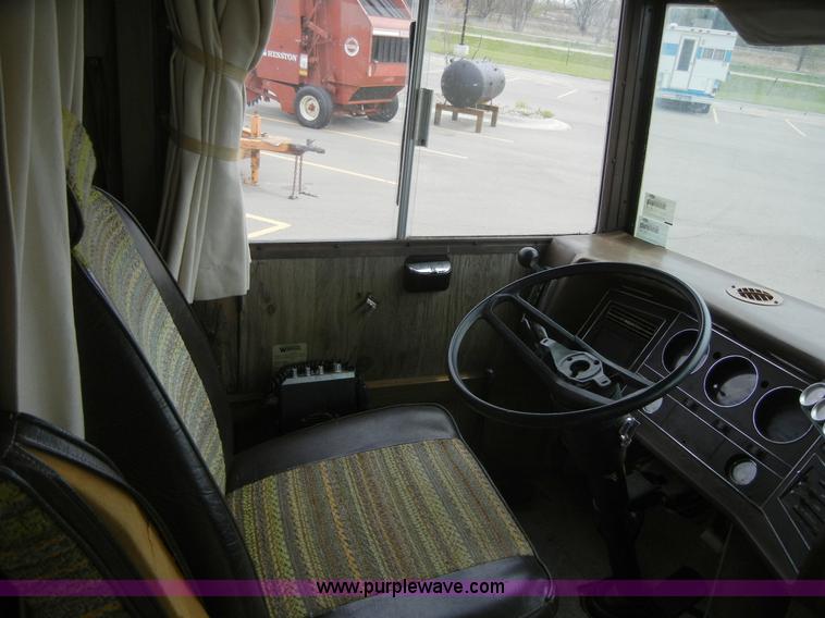 image for item 2365 1976 Winnebago Brave RV camper