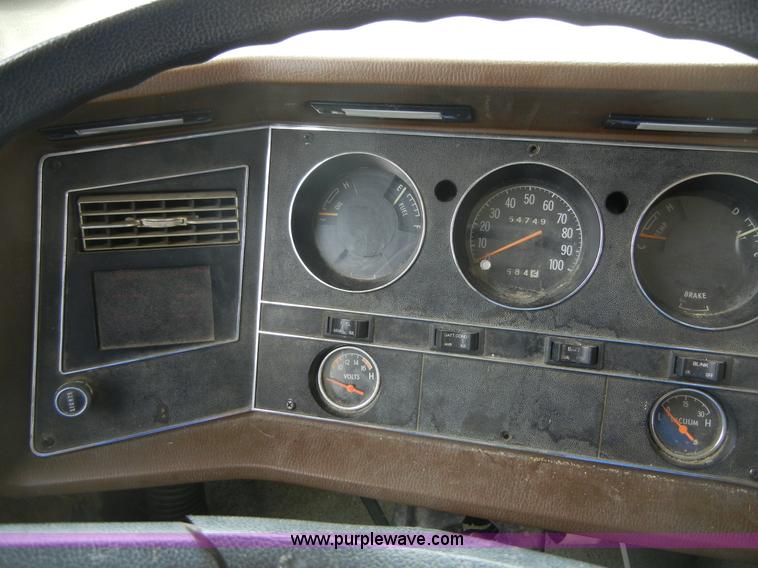 image for item 2365 1976 Winnebago Brave RV camper