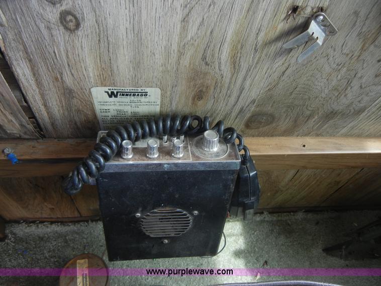 image for item 2365 1976 Winnebago Brave RV camper