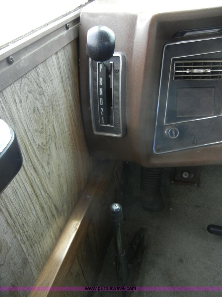 image for item 2365 1976 Winnebago Brave RV camper