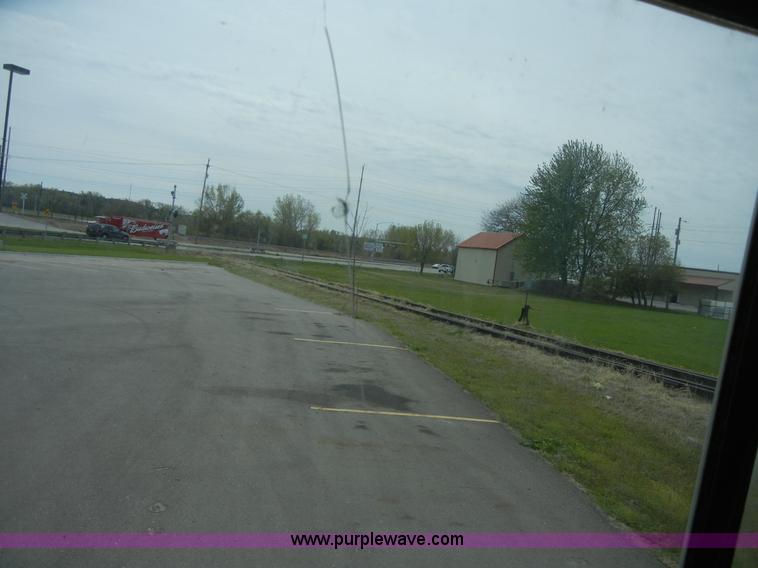 image for item 2365 1976 Winnebago Brave RV camper