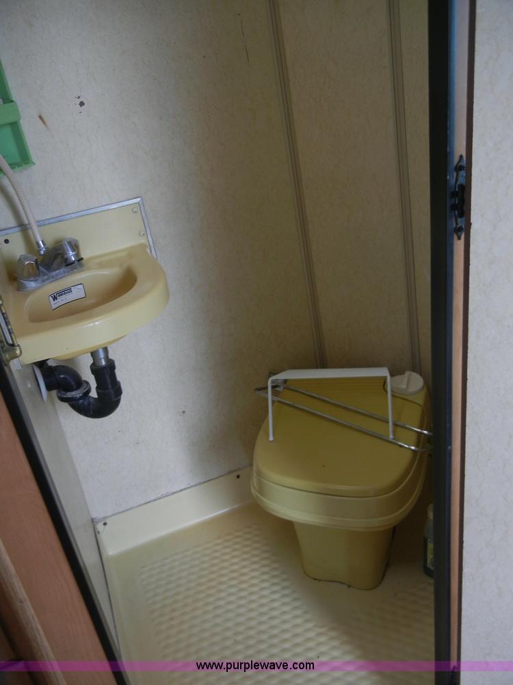 image for item 2365 1976 Winnebago Brave RV camper